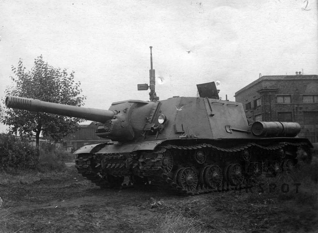 ISU 152 Howitzer