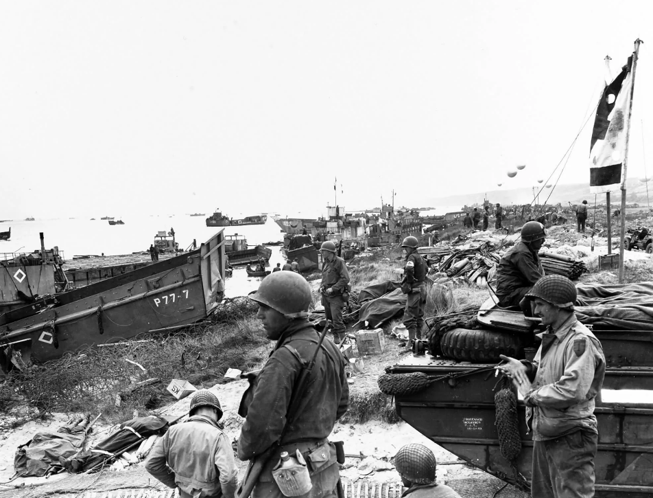 Окинава битва вторая мировая. Джим мартин парашют. Десант союзников разграбили. Высадка союзников в нормандии участники. Операция в нормандии 1944.