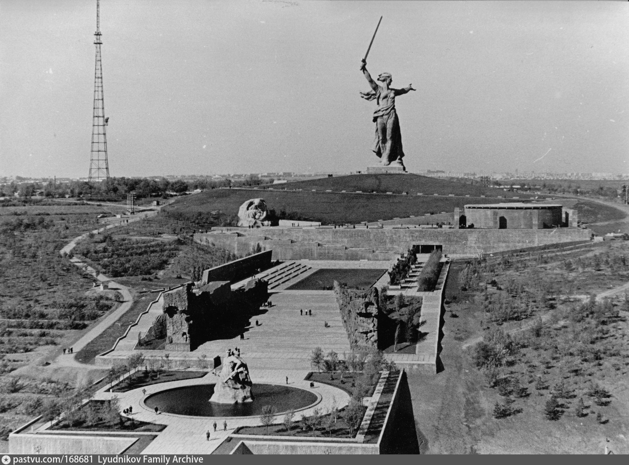 July 13 – Beginning the battle over Mamayev Kurgan, Stalingrad – Battle ...