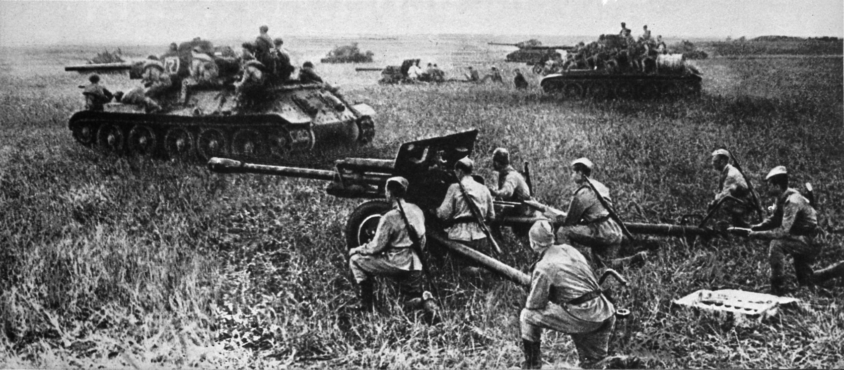 Kursk Battle Soviet Troops with Zis-3 Guns