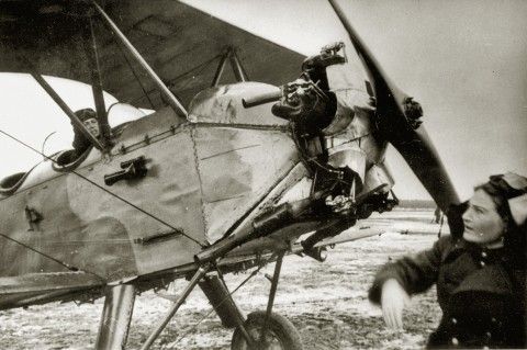 PO-2 With Female Crew